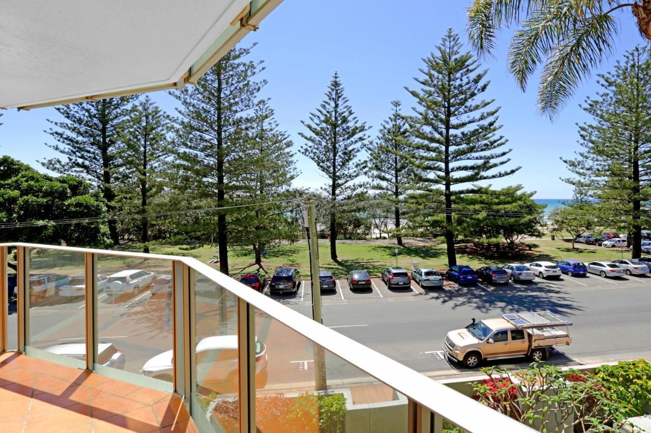 Pacific Regis Beachfront Holiday Apartments Gold Coast Room photo